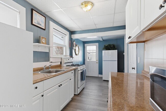 Foto del edificio - 206 16th Ave