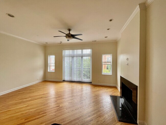 Foto del edificio - 2215 W Monroe St