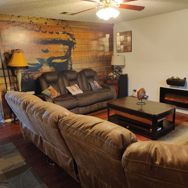 3215 Paisano Trail, Austin, TX 78745 Townhome Rentals in Austin TX