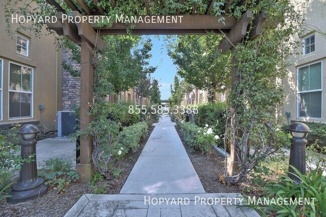 Foto del edificio - Prime Location in the heart of Silicon Val...