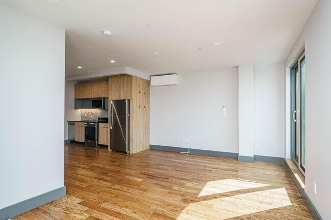 Foto del edificio - 1461 Gates Ave