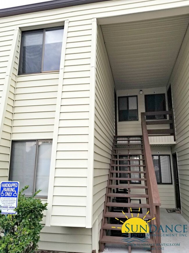 Building Photo - 308 Miracle Strip Pky SW