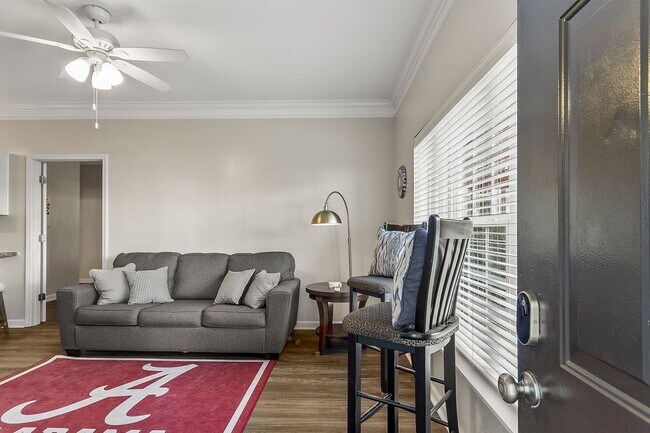 Foto del edificio - Capstone Quarters 2 BR/2 BA 2nd Floor Available