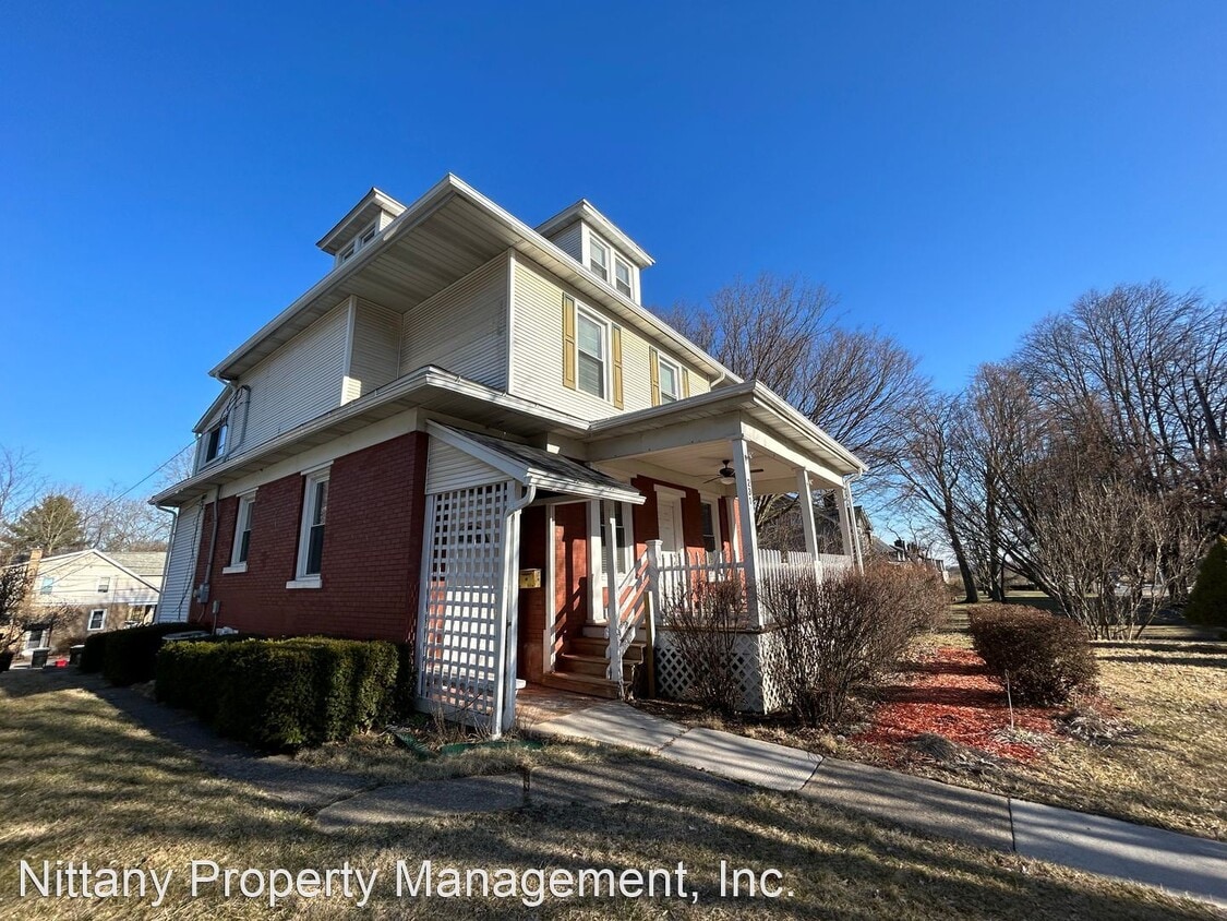 Primary Photo - 3 br, 2.5 bath House - 231 E. Park Avenue