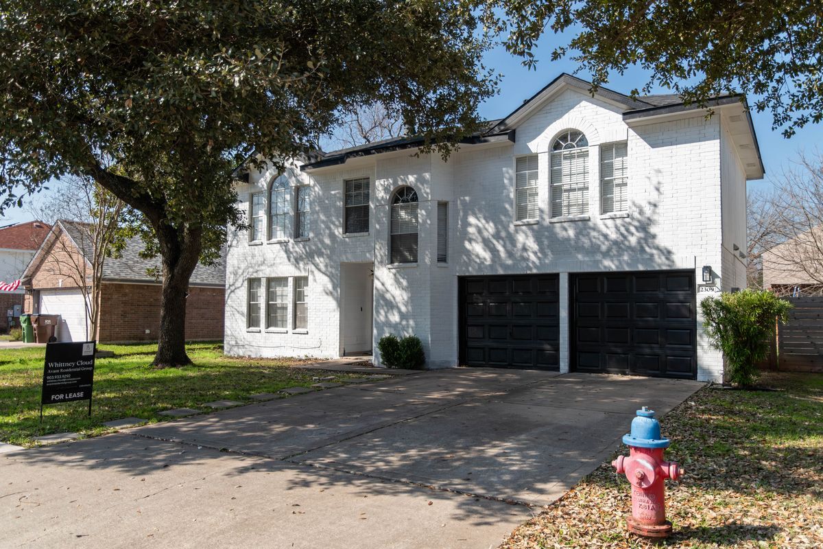 Primary Photo - 2309 Loquat Ln