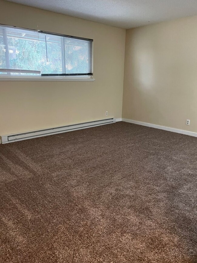 Building Photo - Now renting 2 bedroom Condo upstairs