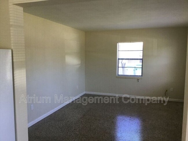Foto del edificio - 308 Jonquil Ln