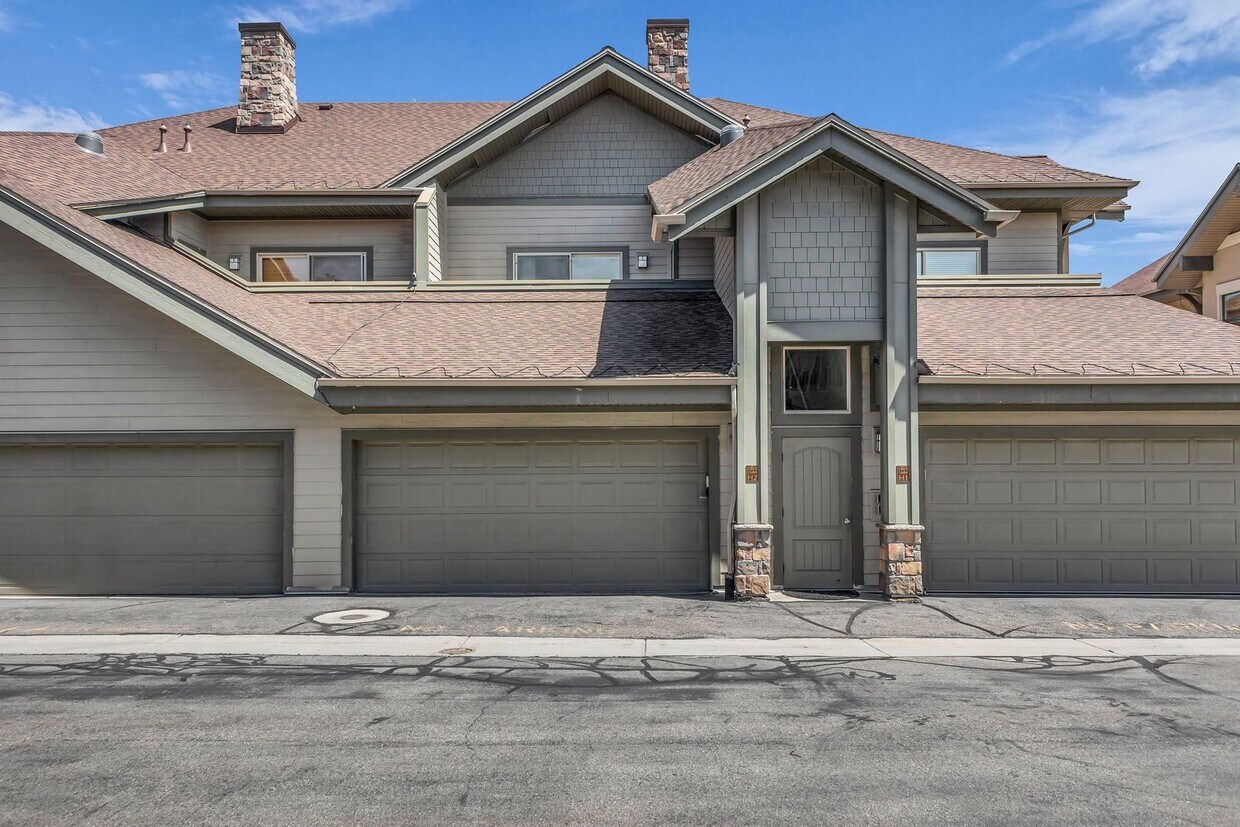Park City Living Near Kimball Junction with Balcony - 1684 Fox Hollow Ln (Park City, UT)