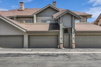 Building Photo - 1684 Fox Hollow Ln