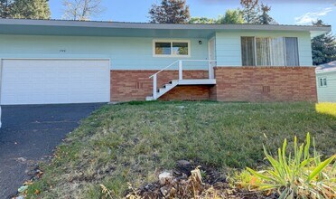 Building Photo - 1723 Dawn Dr