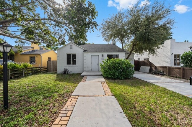 Building Photo - 546 NW 50th St
