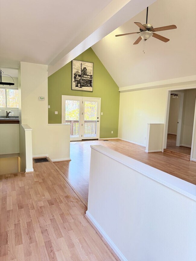 Foto del edificio - North Asheville, Private home with wooded lot, Asheville City Schools