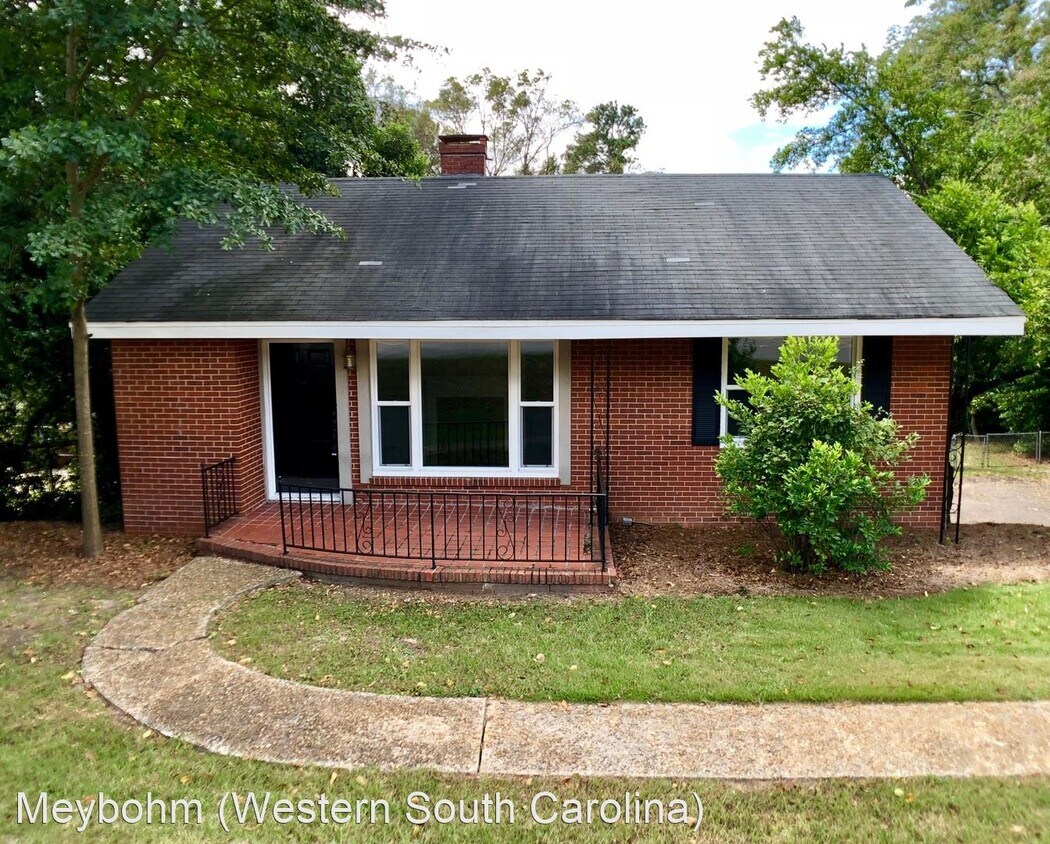 Primary Photo - 2 br, 1 bath House - 322 W. Martintown Road