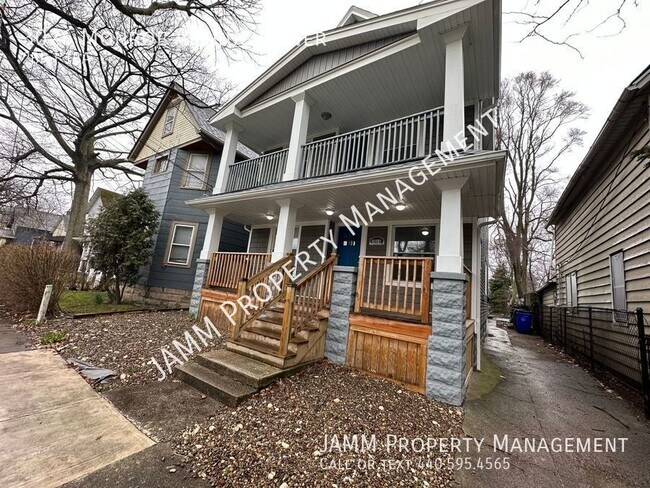 Building Photo - Ohio City: 2-Bedroom 1-Bathroom LOWER UNIT