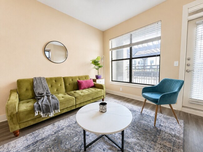 Foto del edificio - 120 N Poplar St