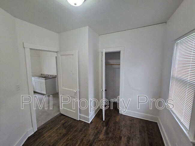 Building Photo - 3138 N 11th St