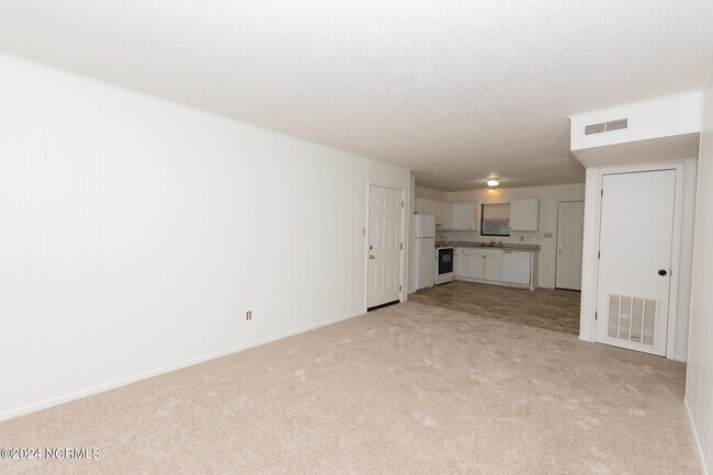 Foto del edificio - 104 Ravenwood Dr
