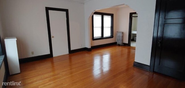 Building Photo - 227 E Townsend St