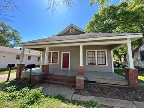 Building Photo - 141 Olive St