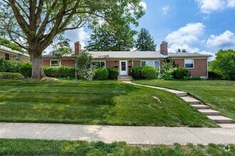 Building Photo - 1822 W Schantz Ave