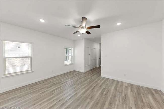 Foto del edificio - 217 Griffith Dr