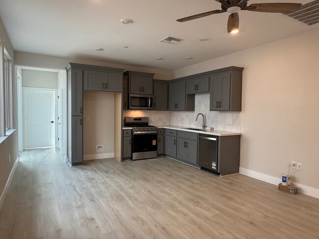 Building Photo - 4085 Peter's Ct