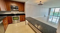 Foto principal - 19390 Collins Ave