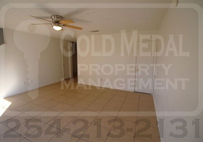 Foto del edificio - 1803 Cedarhill Dr