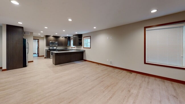 Foto del edificio - 806 12th Ave SE