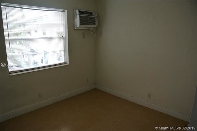 Building Photo - 4081 N Dixie Hwy