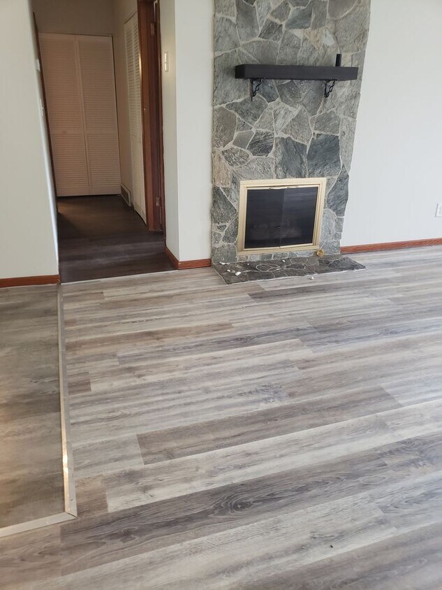 Foto del edificio - 6011 W Port Ave