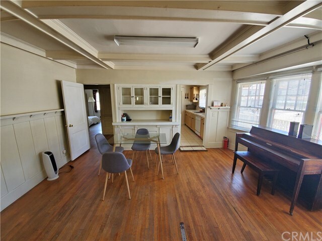 Building Photo - 101 S Mariposa Ave