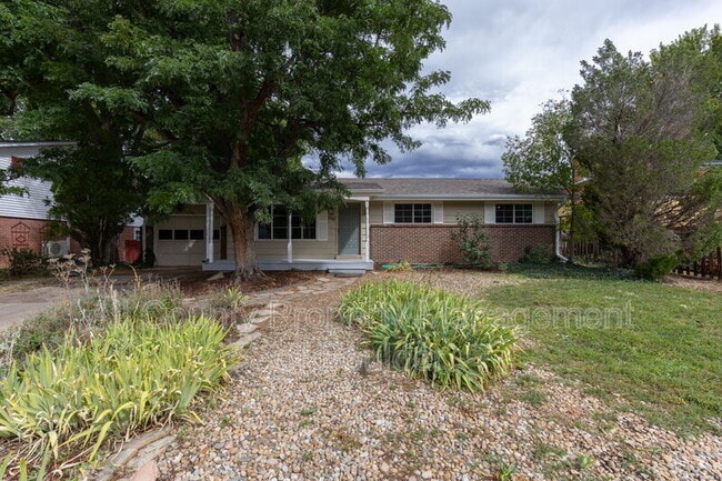 Building Photo - 240 Cimmaron Way