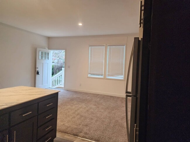 Foto del edificio - 370 E Lassen Ave