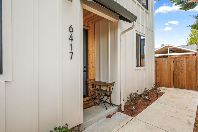 Foto del edificio - 6417 N Greenley Ave #4
