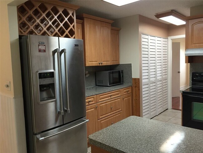 kitchen - 7501 SW 26th Ct