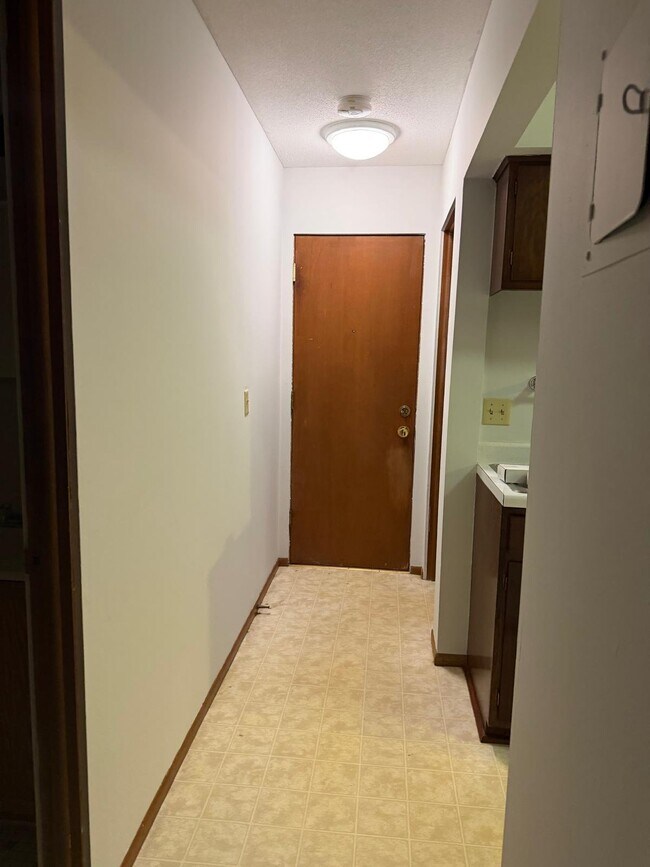 Foto del edificio - 4819 Azelia Ave N