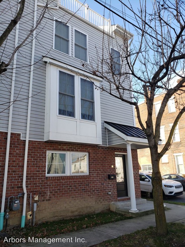 Primary Photo - 3 br, 3.5 bath House - 2800 Jane Street