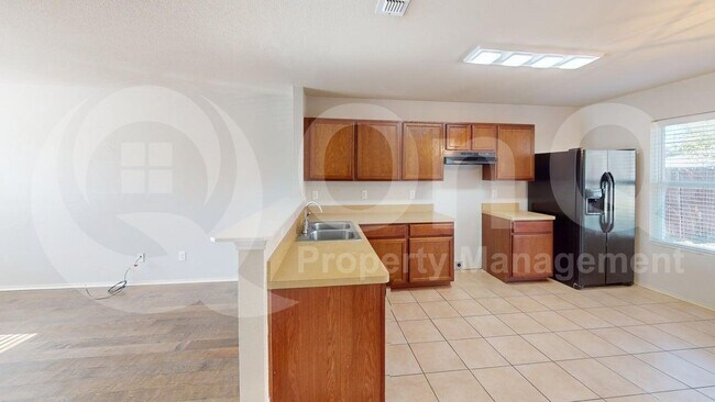 Foto del edificio - 262 Turning Tree Rd