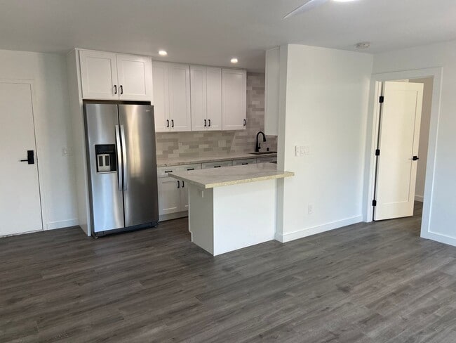 Building Photo - Completely Remodeled 2 Bed 2 Bath in Linda...