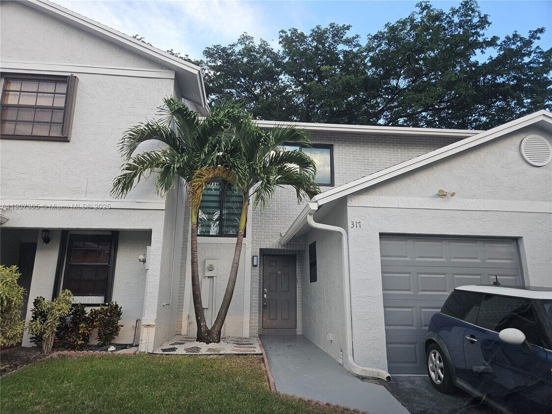 Foto principal - 317 NW 103rd Terrace