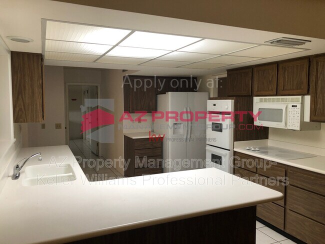 Building Photo - 9711 W Terrace Ln