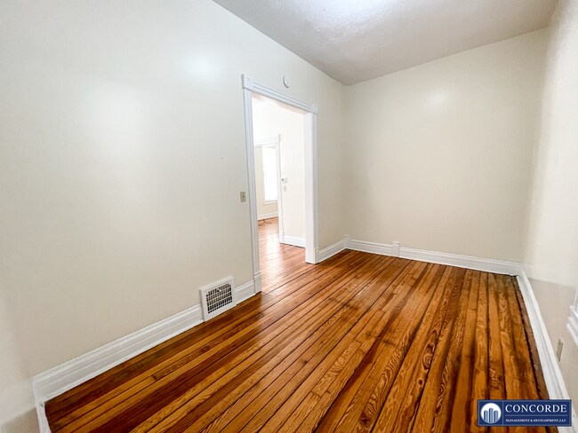 Building Photo - 930 F St