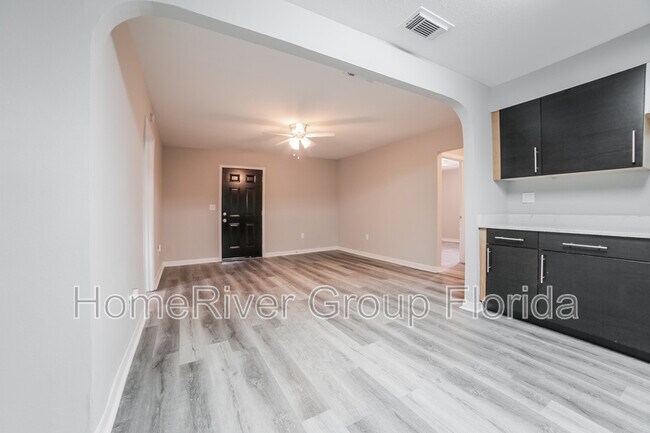 Building Photo - 6726 S Dauphin Ave