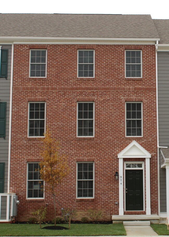 Foto del edificio - 974 Lorewood Grove Rd
