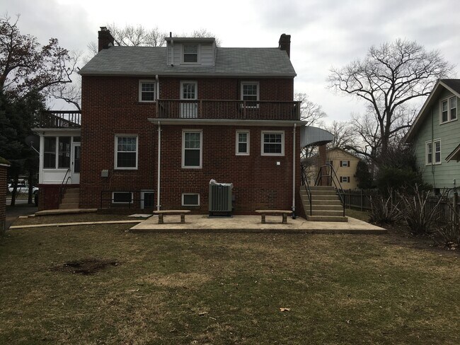 Foto del edificio - 429 N Jackson St