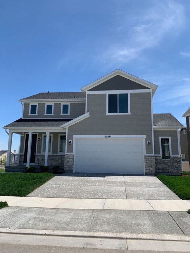 Building Photo - 5049 Blythswood Ln