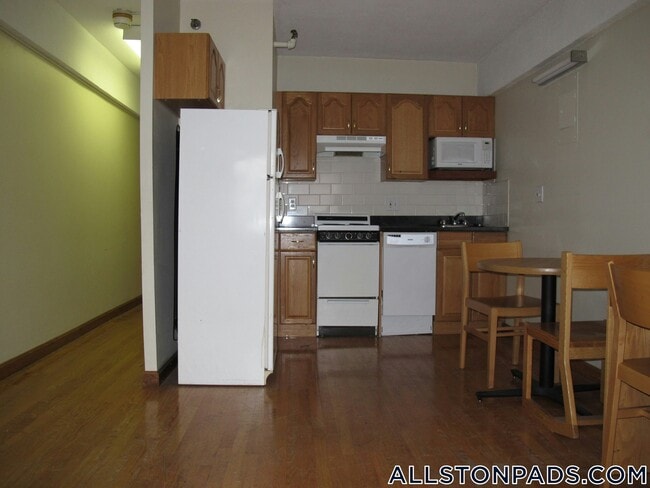 Building Photo - 1110 Commonwealth Ave