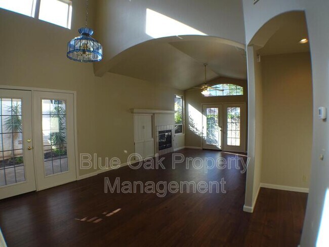 Building Photo - 242 Mission Serra Terrace