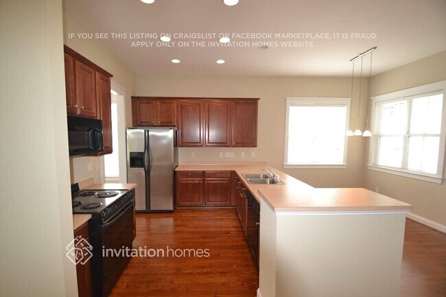 Building Photo - 17424 Invermere Ave